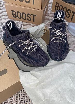 Жіночі кросівки adidas yeezy 350 чорні для жінок легкі тканинні комфортні ізіки адідас