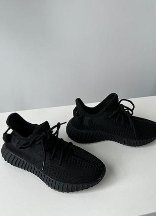 Мужские кроссовки adidas yeezy boost стильные кроссы для мужчин черные изики легкие ткань 43