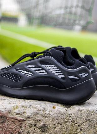Женские кроссовки adidas yeezy boost 700 v3 черные адидас изи 700, кроссы изики для женщин трендовые 42