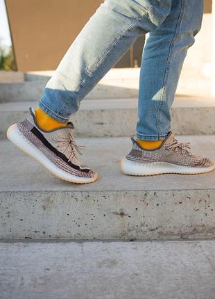 Жіночі кросівки adidas yeezy 350 сірі легкі тканинні ізіки для жінок стильні адідас