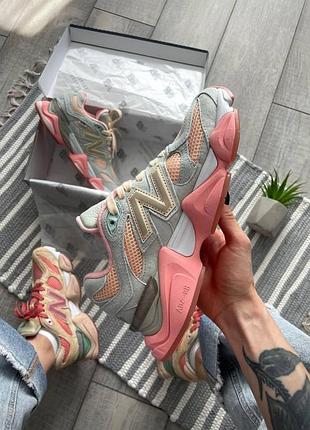 Жіночі кросівки new balance 9060 кольору baby shower blue замшеві нью беланс
