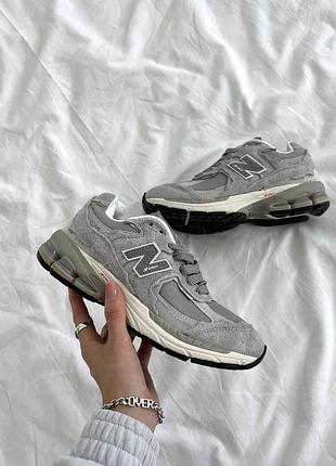 New balance 2002r жіночі кросівки сірі замшеві стильні для жінок