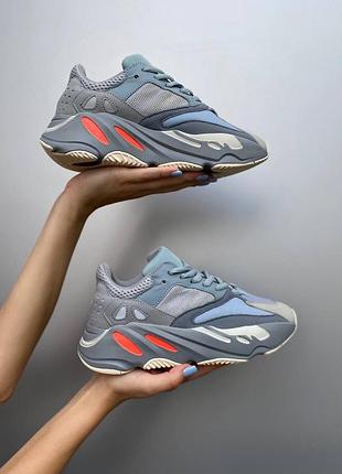 Жіночі кросівки adidas yeezy 700 сірі шкіряні ізіки для жінок легкі тканинні адідас 42