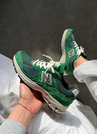 Кросівки new balance 2002r зелені для жінок замшеві стильні повсякденні