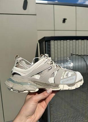 Женские кроссовки balenciaga track стильные кожаные светлые для женщин модные брендовые качественные 38