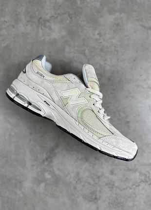 Жіночі кросівки new balance 2002r білі стильні та зручні нью баланс 2002r