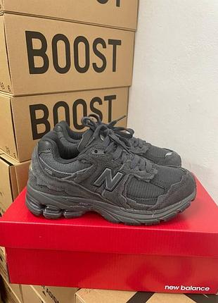 New balance 2002r жіночі кросівки сірі замшеві стильні повсякденні