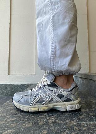 Сірі чоловічі кросівки asics gel-kahana 8 з міцною підошвою та м’яким ходом асікс