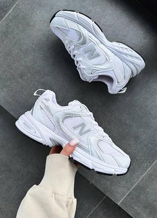 Кросівки new balance 530 білі для жінок модні та стильні