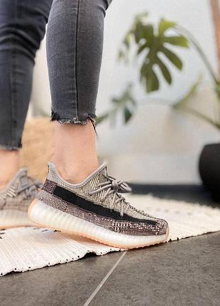 Кросівки adidas yeezy 350 для жінок зручні стильні адіки ізвіки