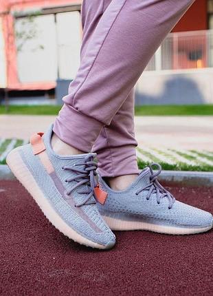 Женские кроссовки adidas yeezy boost 350 белые для женщин стильные и легкие