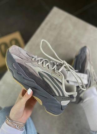 Жіночі кросівки adidas yeezy 700 сірі зручні легкі тканинні ізіки для жінок адідас