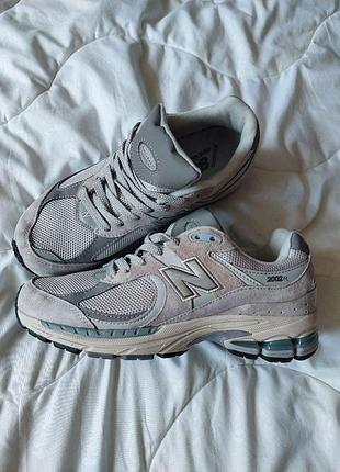 Мужские кроссовки new balance 2002r серые из замши, удобные для спорта и города nb 2002r 43