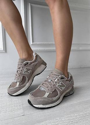 Жіночі кросівки new balance 2002r сірі замшеві для жінок повсякденні стильні ньюбики