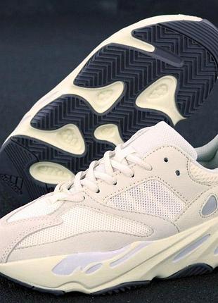 Жіночі кросівки adidas yeezy 700 ізіки для жінок легкі тканинні адідас 39