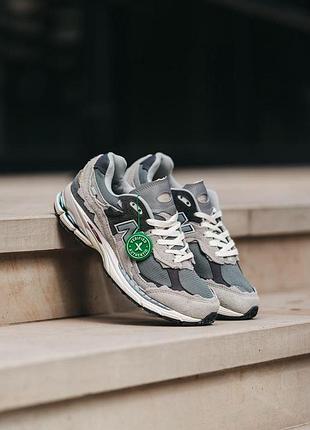 Жіночі кросівки new balance 2002r бежеві універсальні та практичні нью баланс 2002r