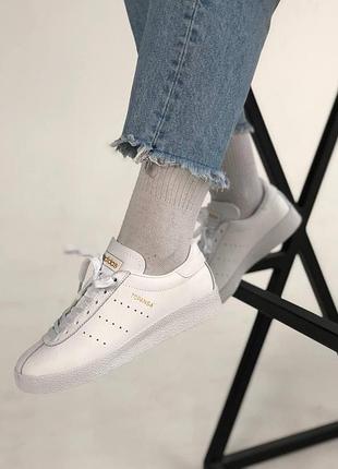 Жіночі кросівки adidas topanga стильні зручні для жінок 39