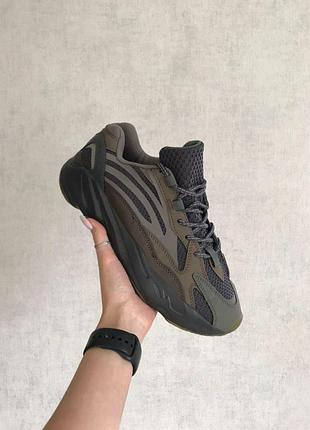 Кроссовки adidas yeezy 700 черные для женщин легкие тканевые стильные изики адидас