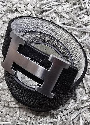 Шикарний двухсторонний ремінь чоловічий з металевою пряжкою hermes чорно - билий.