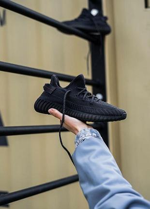 Кроси adidas yeezy 350 чорні для жінок легкі тканинні зручні ізіки адідас