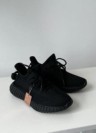 Adidas yeezy boost жіночі кросівки зручні легкі чорні ізики повсякденні