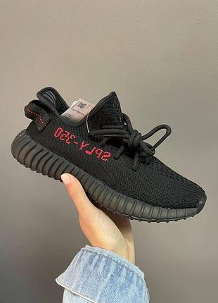 Жіночі кросівки adidas yeezy 350 чорні ізіки для жінок легкі тканинні адідас