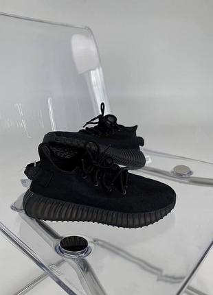 Жіночі кросівки adidas yeezy boost 350 чорні ізіки для жінок легкі тканинні адідас