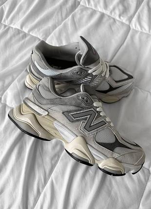Нью беланс замшеві жіночі кросівки new balance 9060 сірого кольору