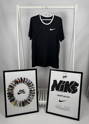 Оригінальна, спортивна футболка nike