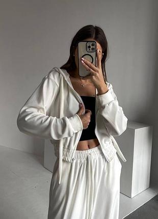 Велюровий жіночий костюм oversize молочний