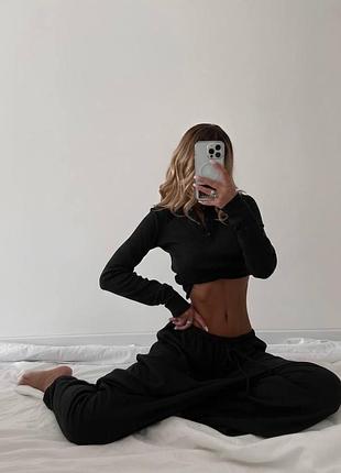 Женский стильный легкий костюм из плотного рубчика