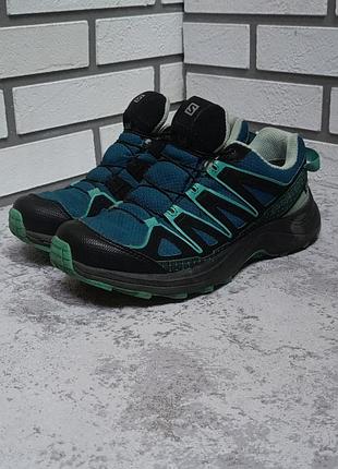 Кроссовки от бренда salomon на gor-tex