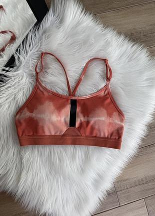 Спортивний топ nike