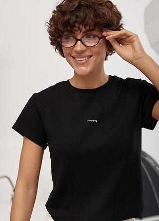 Однотонна приталена футболка з написом everything колір чорний розмір one size fl_003236
