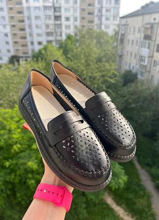 На широку ніжку, натуральна шкіра
