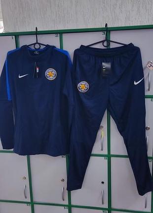 Тренировочный спортивный костюм nike