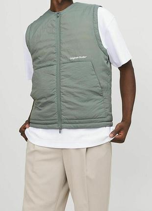 Мужская демисезонная жилетка jack & jones originals