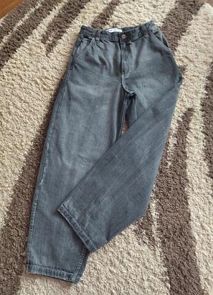 Женские серые джинсы bershka имеют свободный крой типа baggy или super baggy, размер 34, хорошее состояние