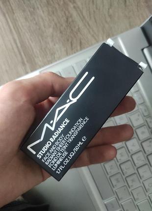 Тональная основа m.a.c studio radiance
