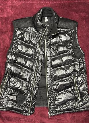 Пуховий жилет stone island (має пошкодження , xl)
