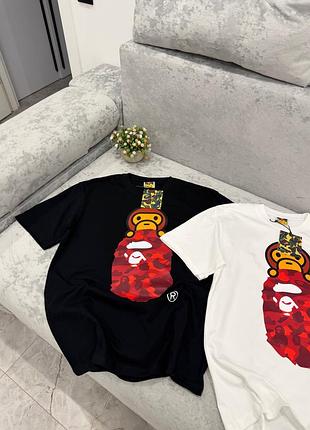 Футболка від бренду bape