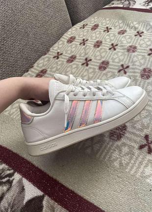 Кросівки adidas кожені
