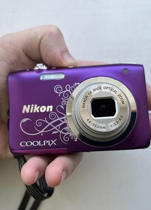 Фотоаппарат стильна камера nikon coolpix a100 limited edition фіолетова ідеальна
