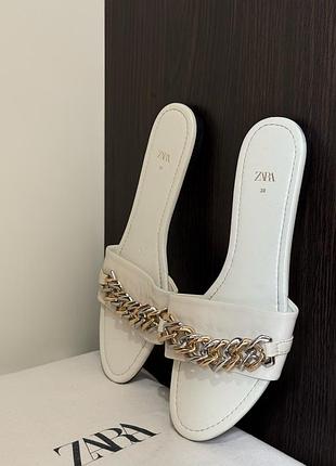Шкіряні шльопанці від zara