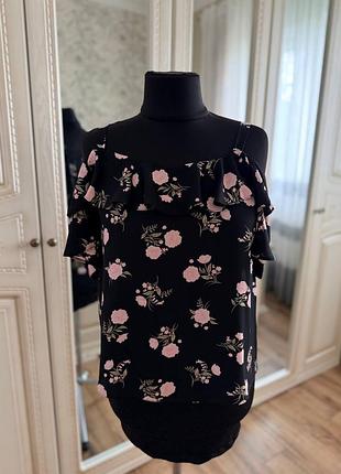 Блуза от dorothy perkins с цветочным принтом в размере s/m