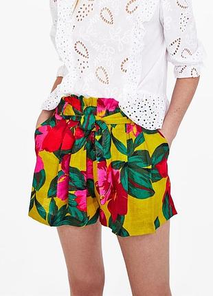 Льняные шорты-бермуды с принтом от zara с высокой посадкой и поясом в тон.