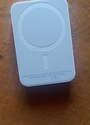 Зовнішній бездротовий акумулятор power bank magsafe battery pack магсейф a2384 білий