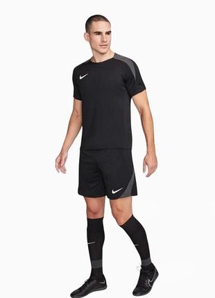 Чорні чоловічі шорти nike
