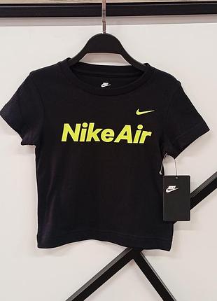 Детская футболка nike air с ярким желто-зеленым логотипом