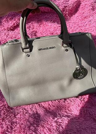 Продам жіночу сіру сумку з сафʼянової шкіри  michael kors sutton large saffiano leather satchel bag pearl grey 4